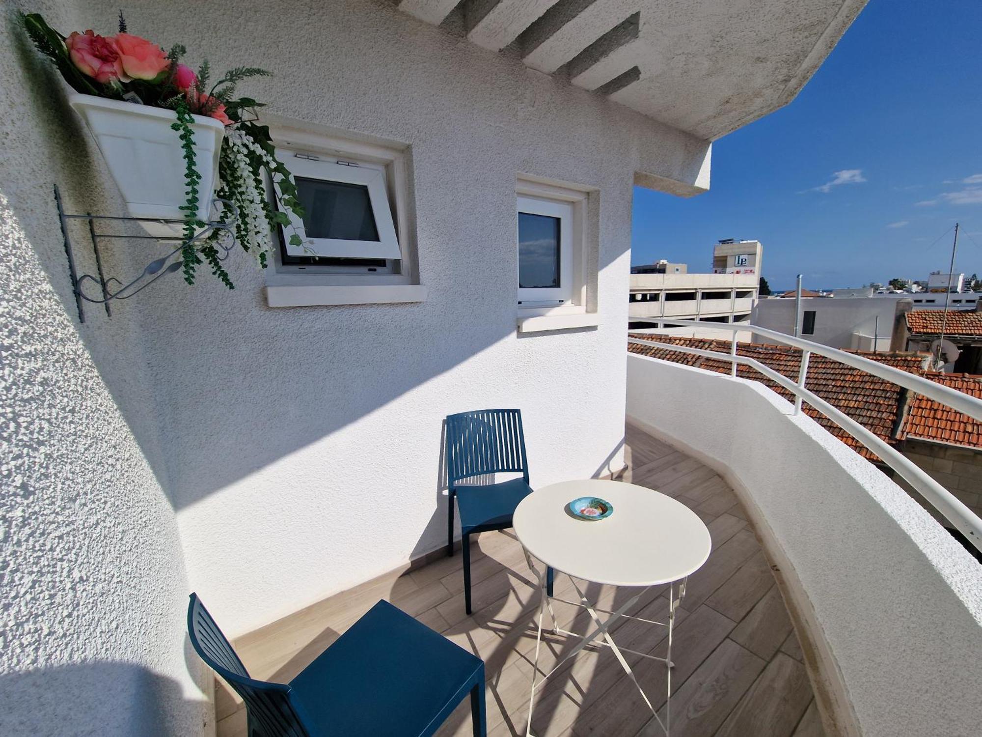 Kitieos Central Apts 100M From Finikoudes Beach Larnaca Extérieur photo