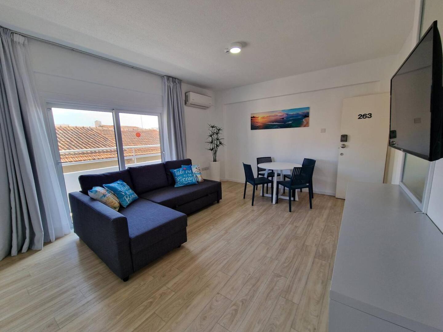 Kitieos Central Apts 100M From Finikoudes Beach Larnaca Extérieur photo