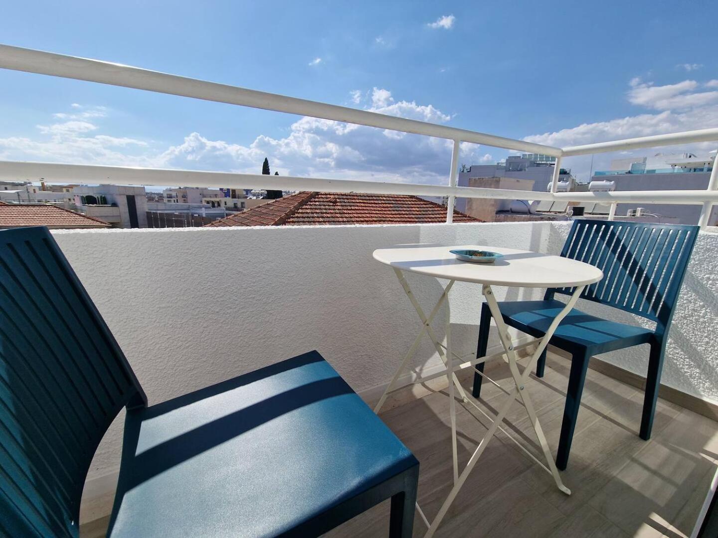Kitieos Central Apts 100M From Finikoudes Beach Larnaca Extérieur photo